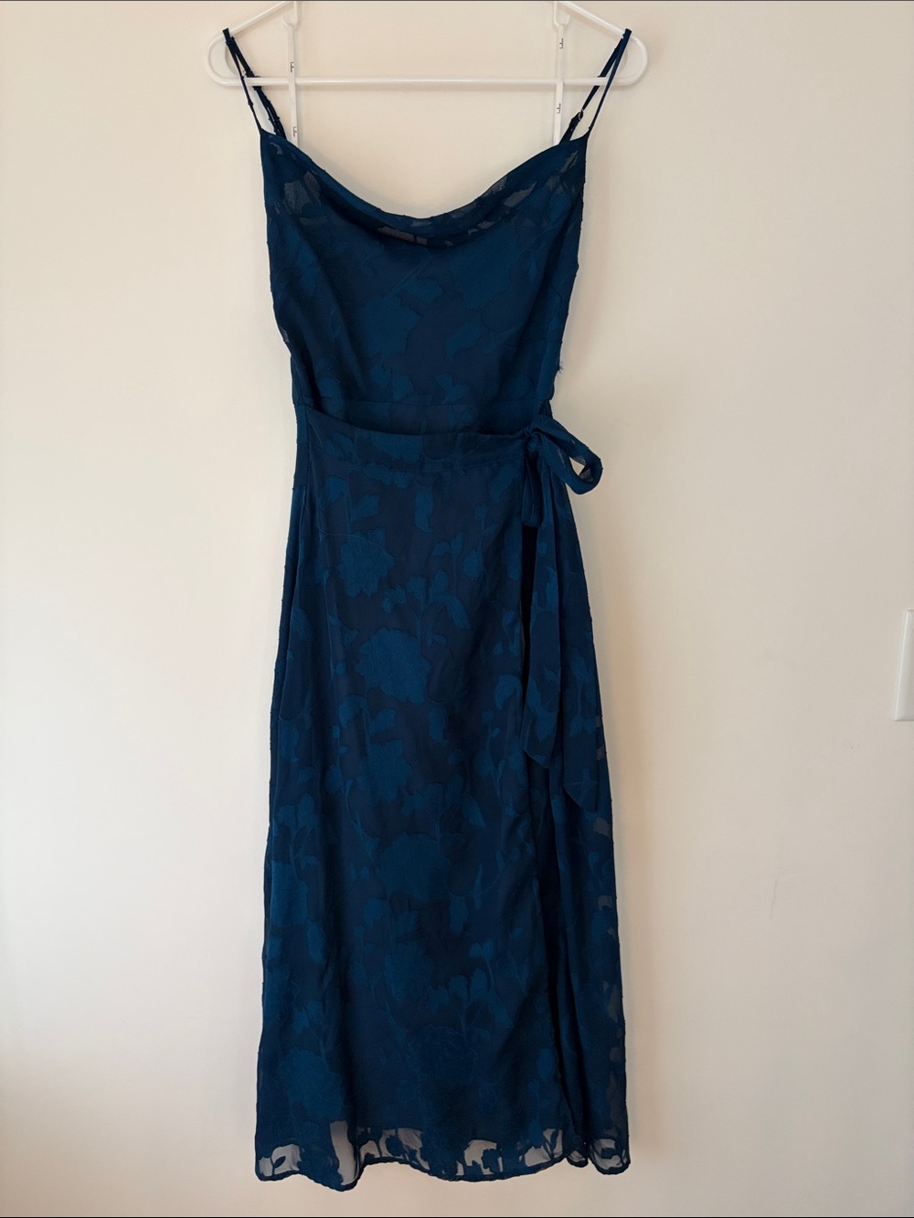 Lulu’s Elegant Navy Blue Slip Dress with Floral Jacquard